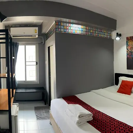 Casa Picasso Near Chabad House Hotel Bangkok Luaran gambar