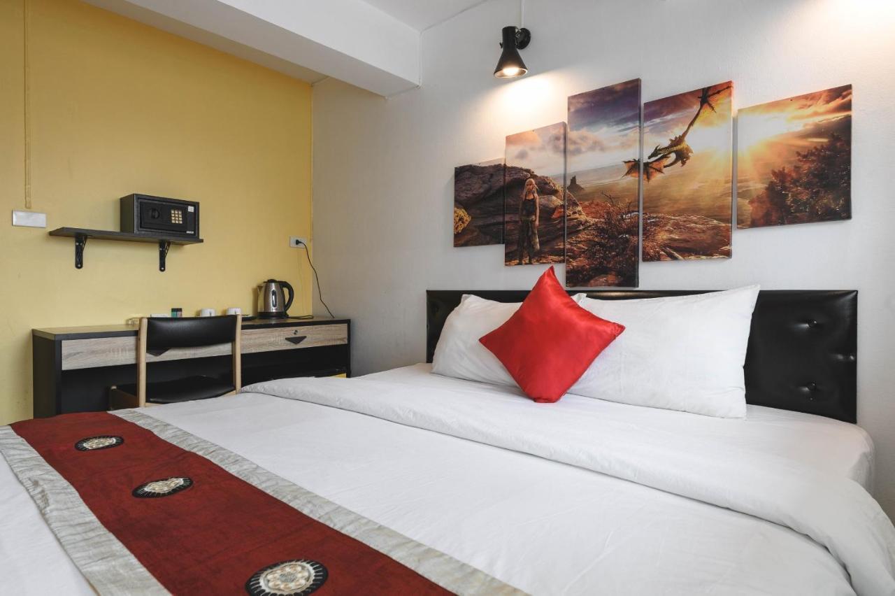 מלון Casa Picasso Near Chabad House 2*